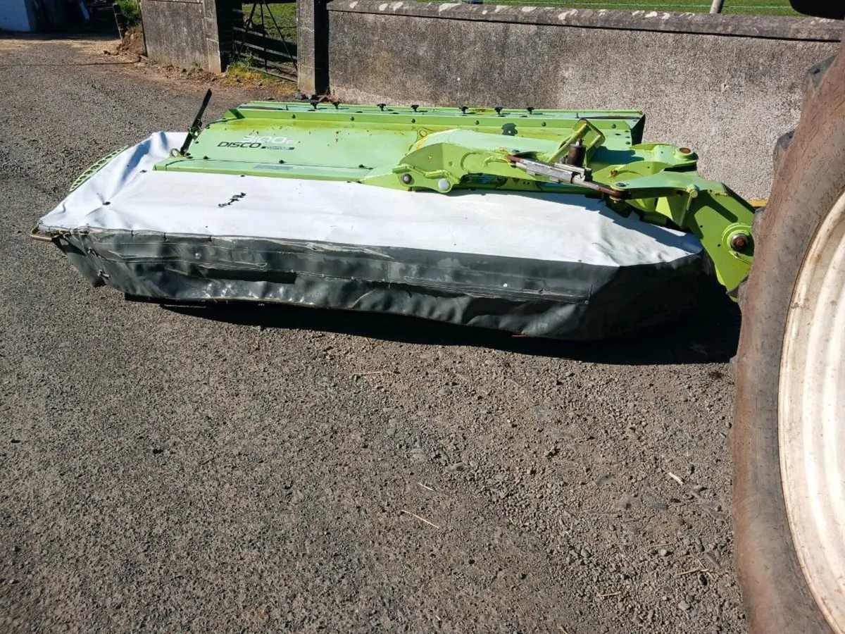 Class 3100 mower - Image 2