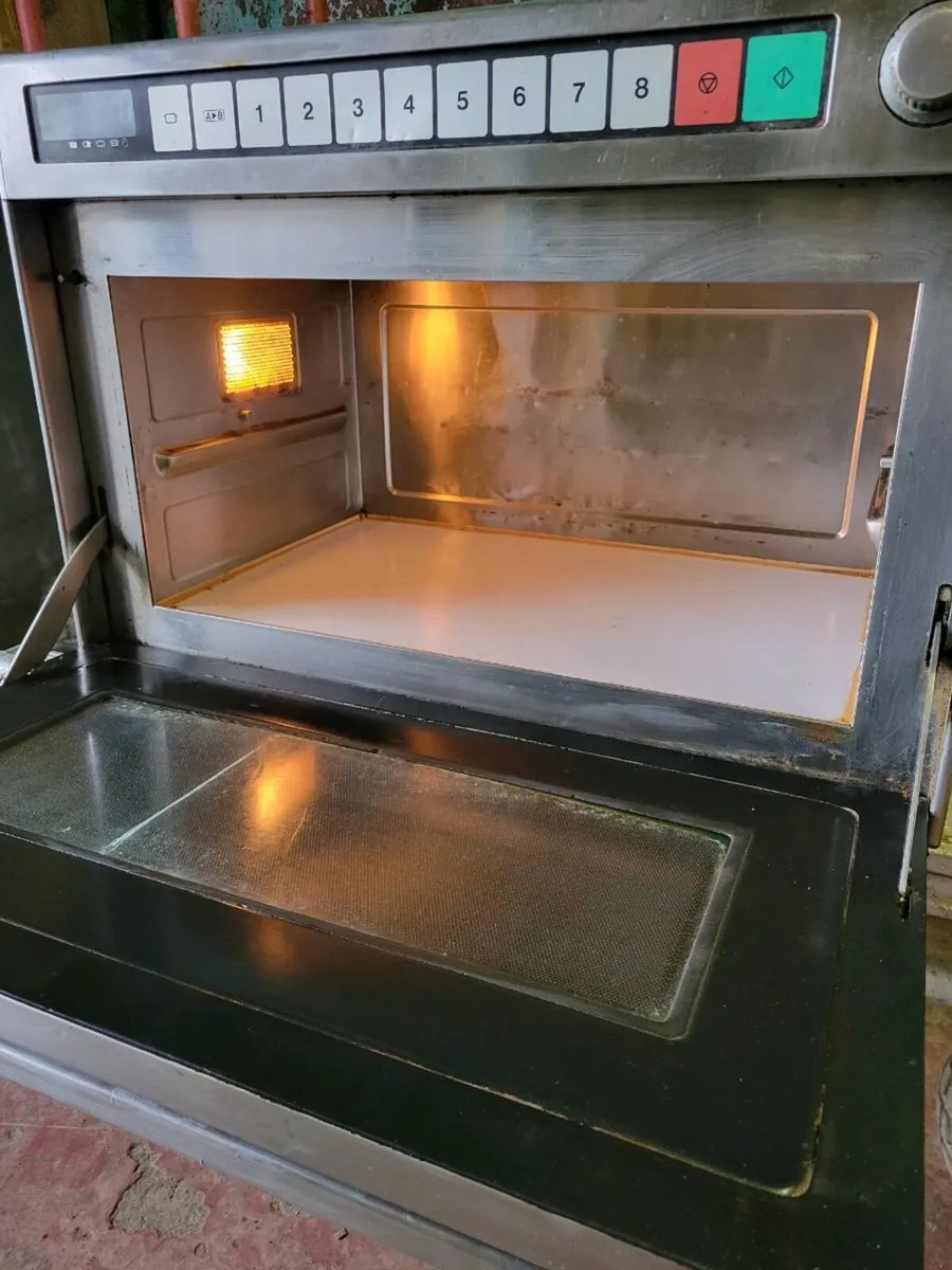 Microwave Commercial PANASONIC NE-1880 - Image 3