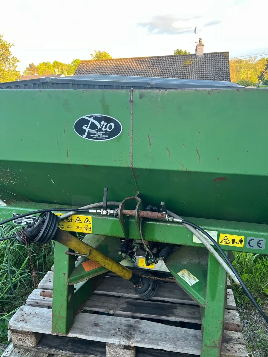 Amazone fertiliser spreader - Image 3