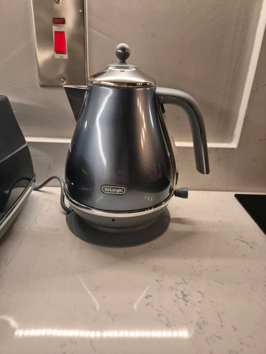 DE'LONGHI Icona Metallics Blue Kettle & Toaster Se - Image 1
