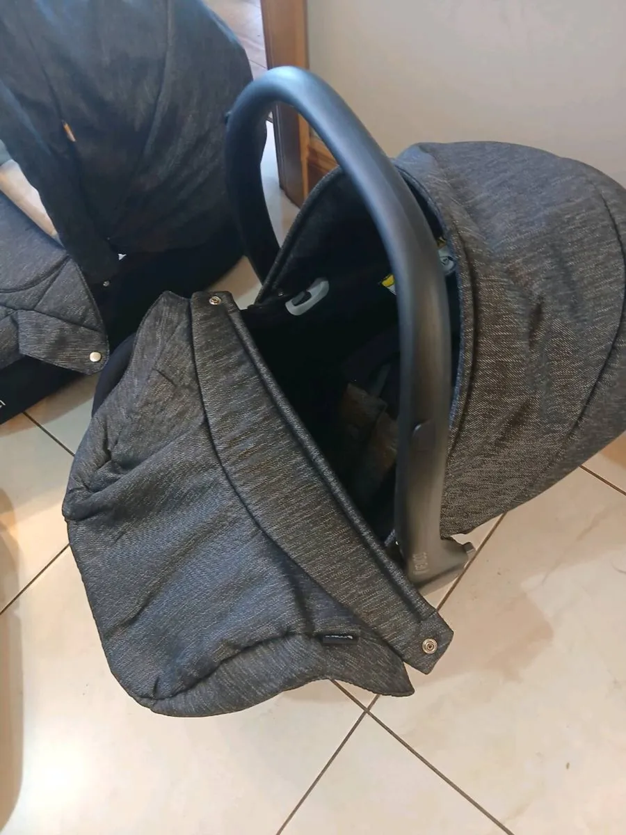 VENICCI Travel system - Image 2