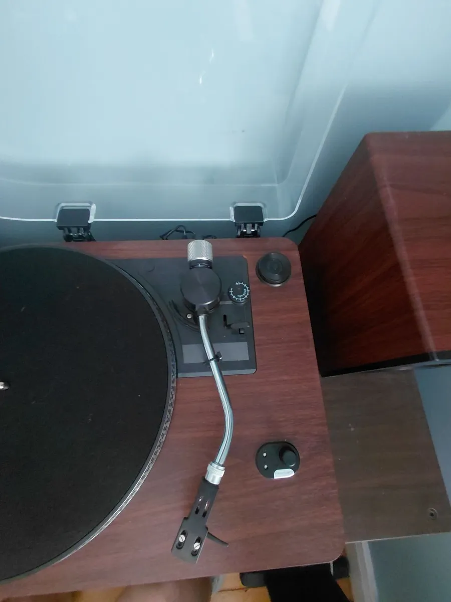 Camden 2 turntable --- record player - Image 4