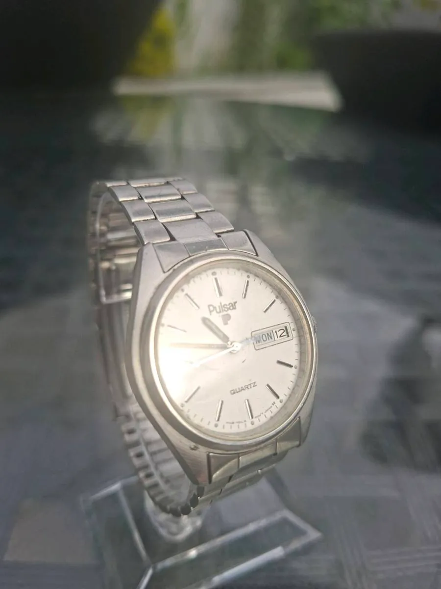 Vintage Pulsar Gentleman's Japanese Quartz Watch - Image 1
