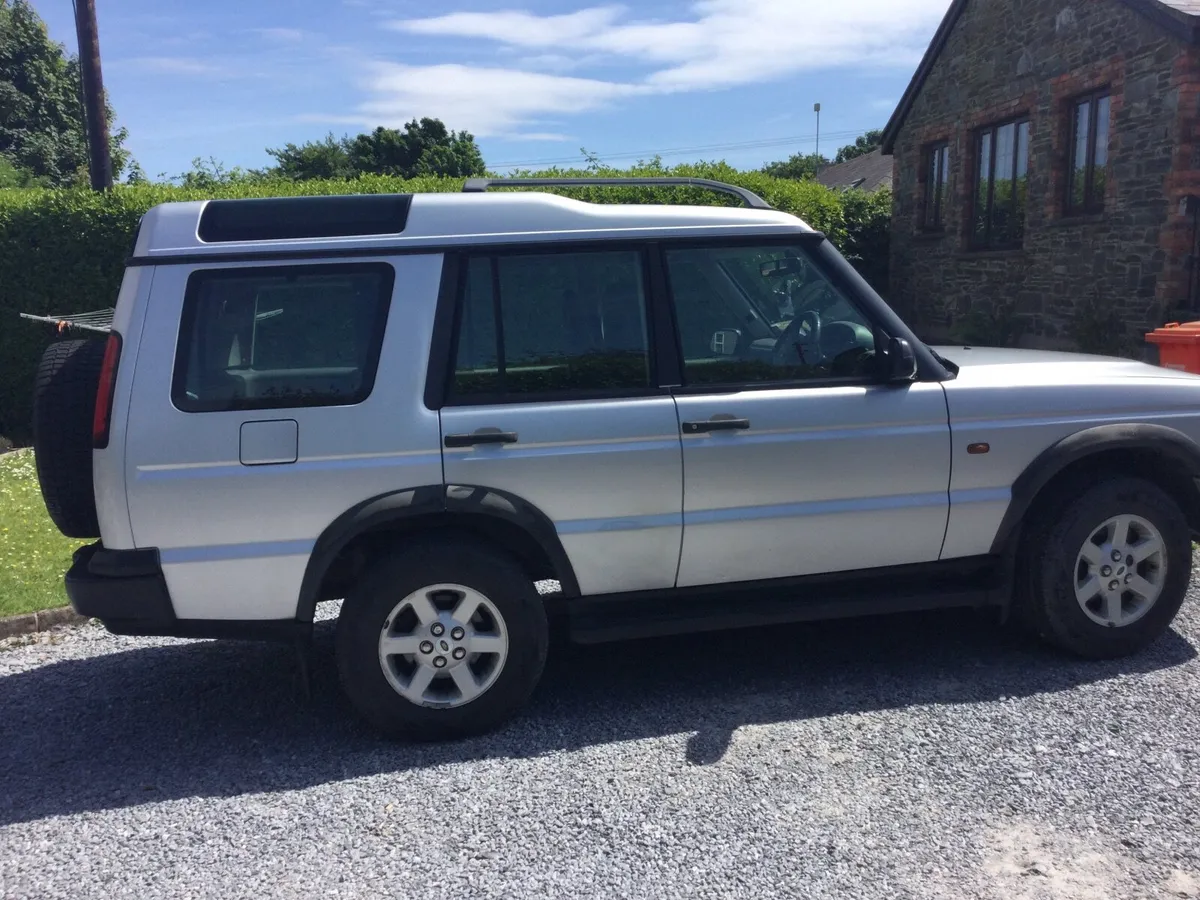 Land Rover Discovery 2003 - Image 2