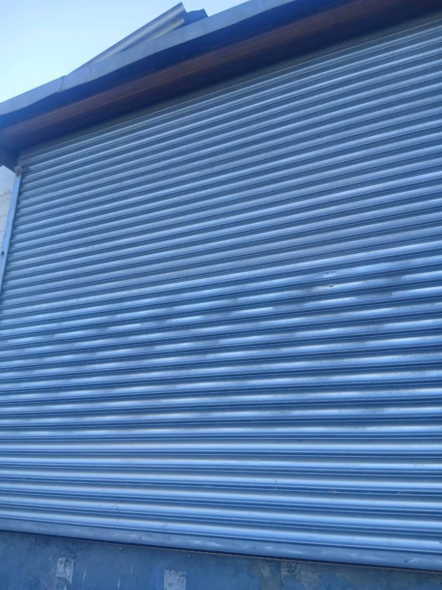 Roller door - Image 4