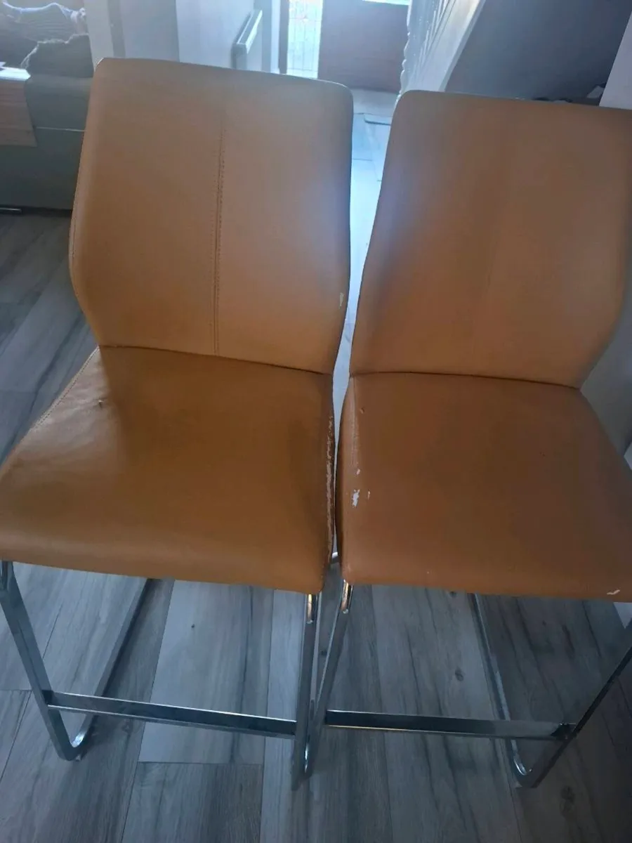 5 breakfast bar chairs - Image 1