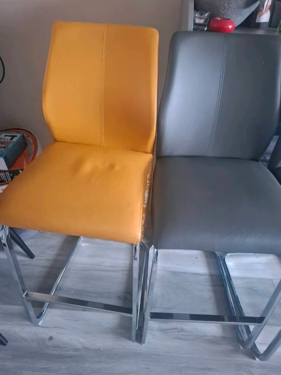 5 breakfast bar chairs - Image 2