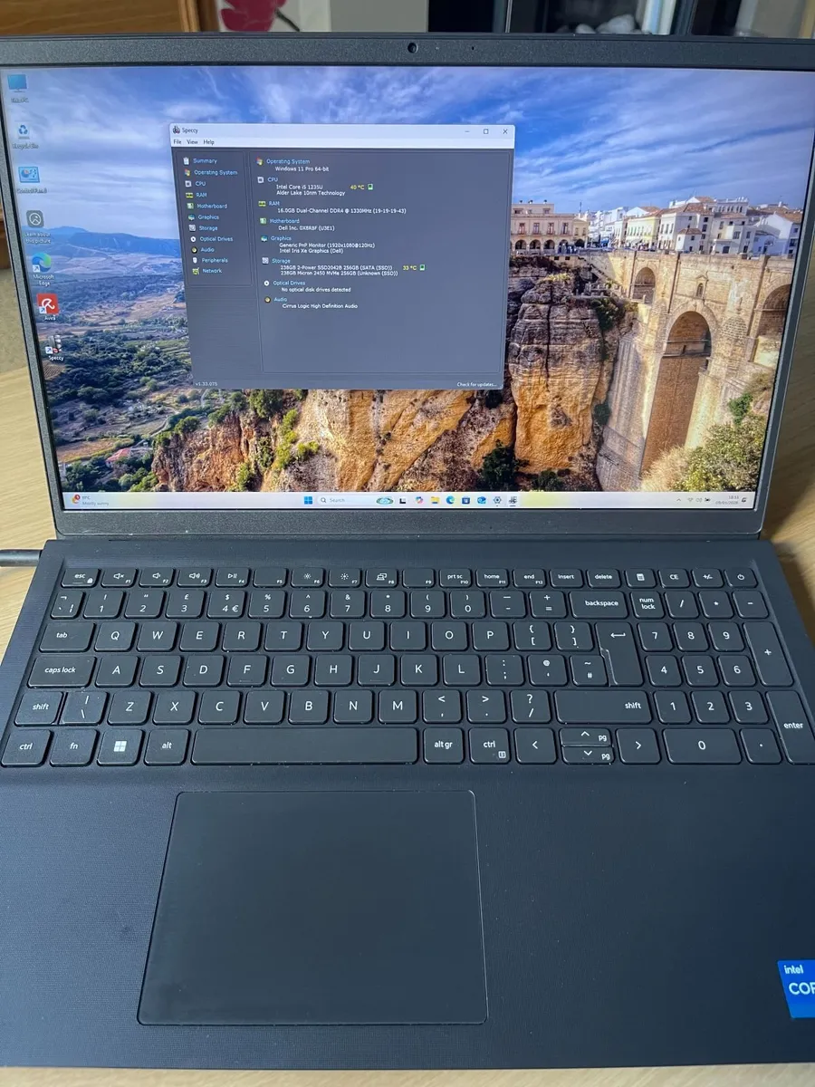 Dell Vostro 3520 - i5(12th)-16GB-2xSSD - Image 1