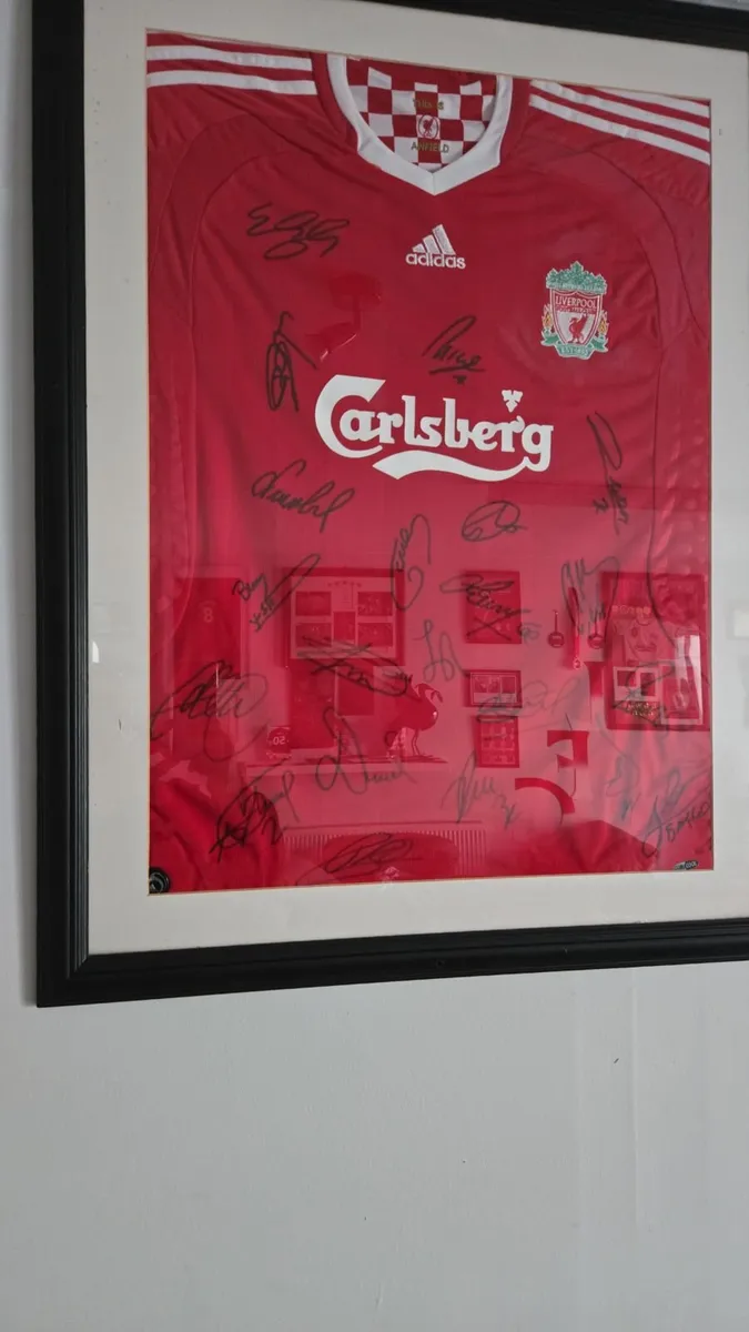 Liverpool framed signed Jersey - Image 1