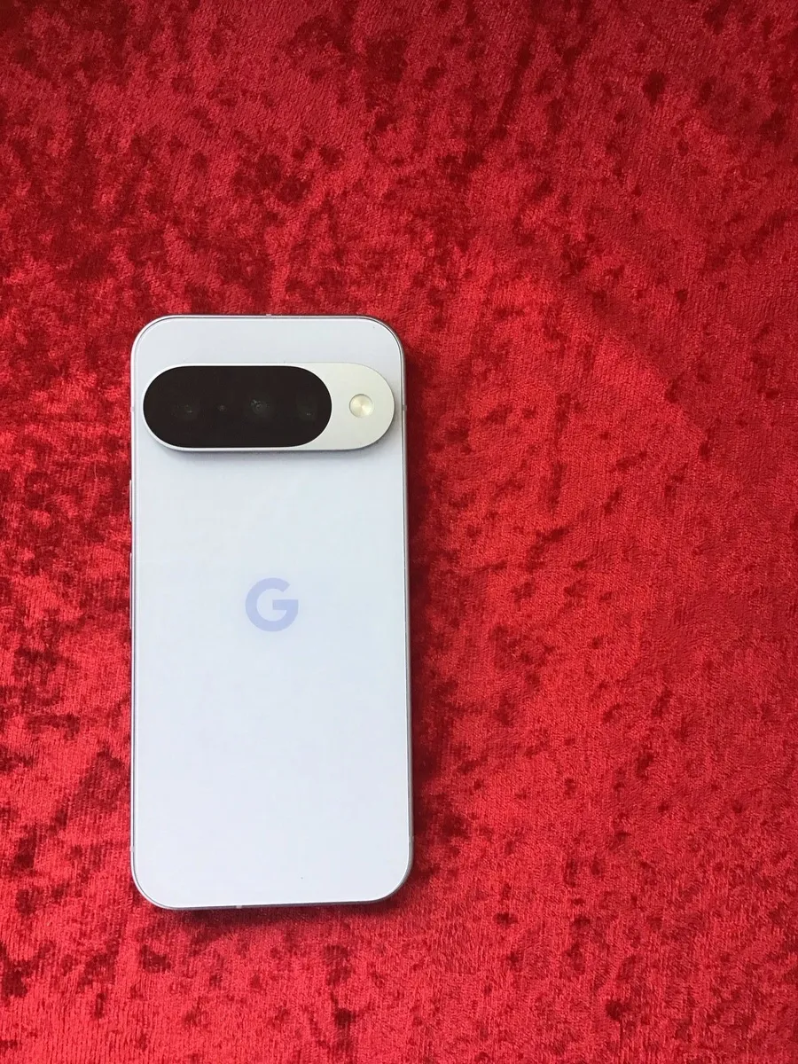 Google pixel 10 light blue 128GB - Image 2