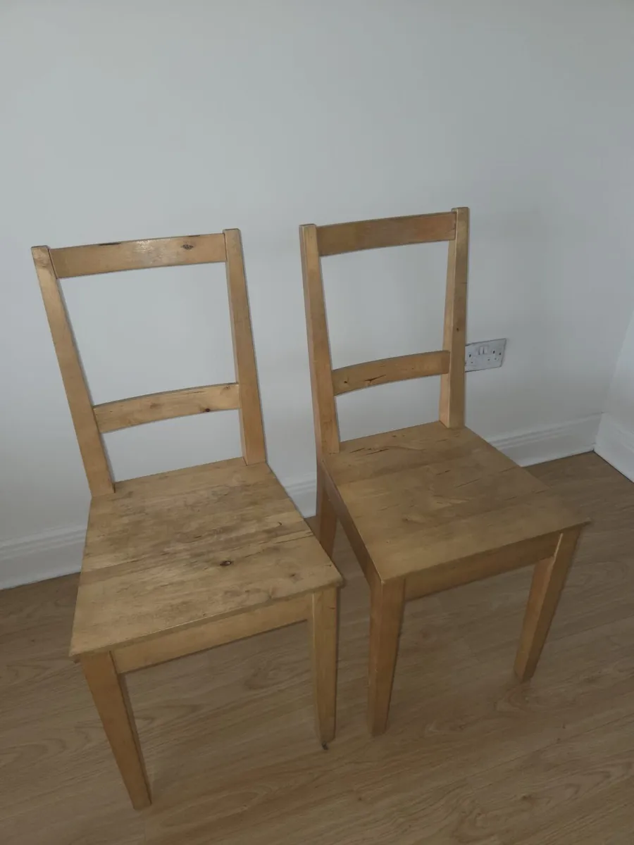 Folding table and 2 chairs - Image 4