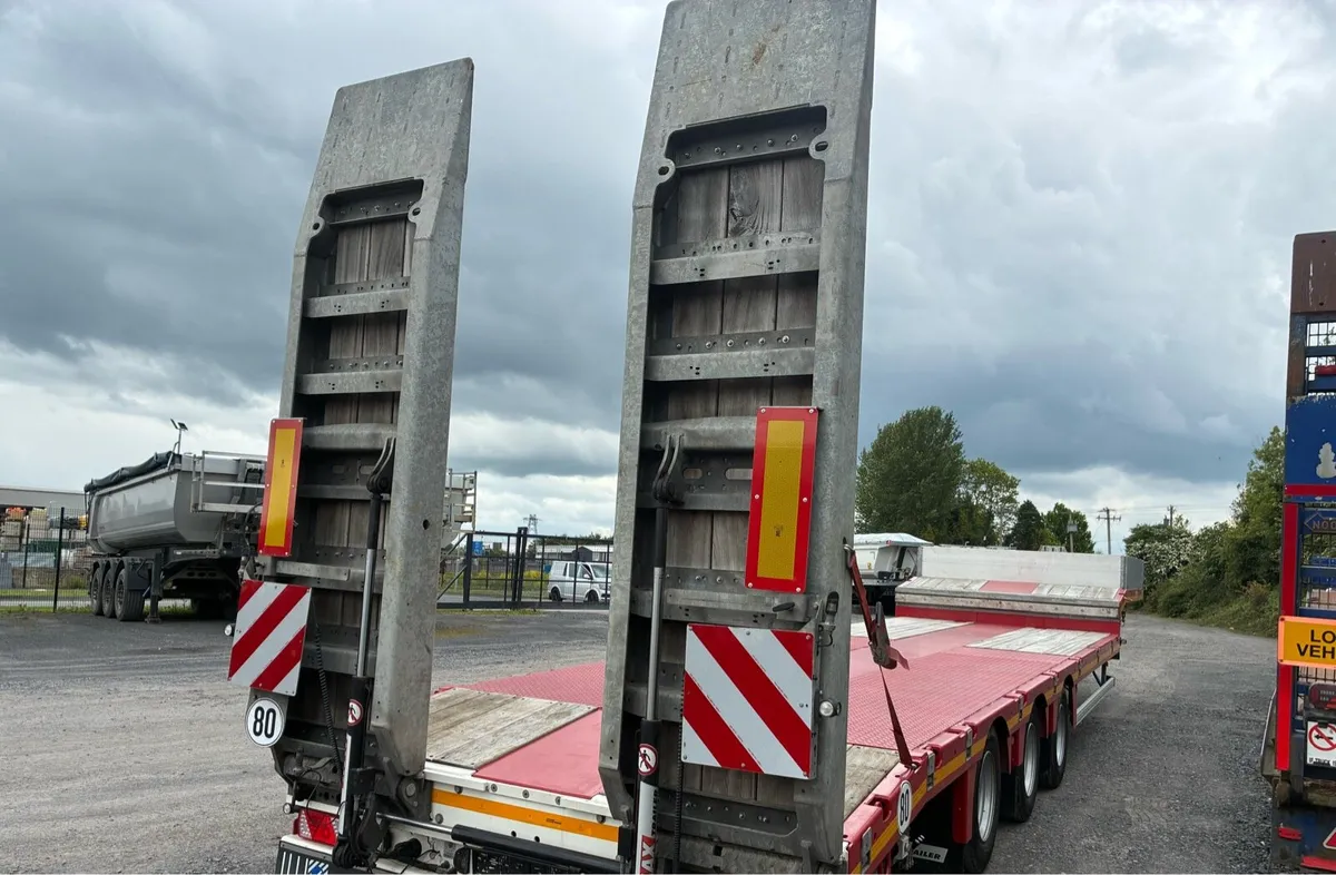 Max 3 axle lowloader - Image 3