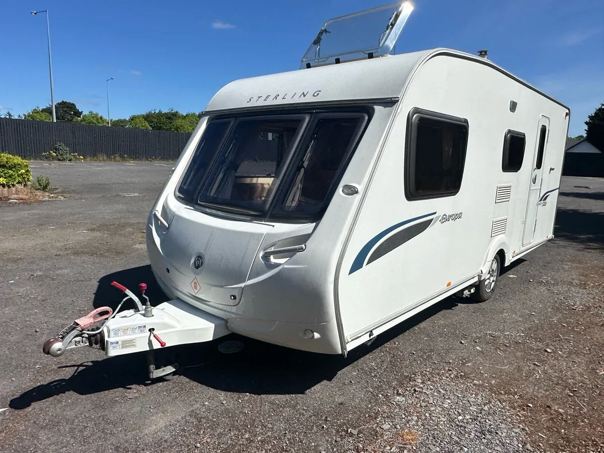SWIFT STERLING EUROPA 520 4 BERTH - Image 1