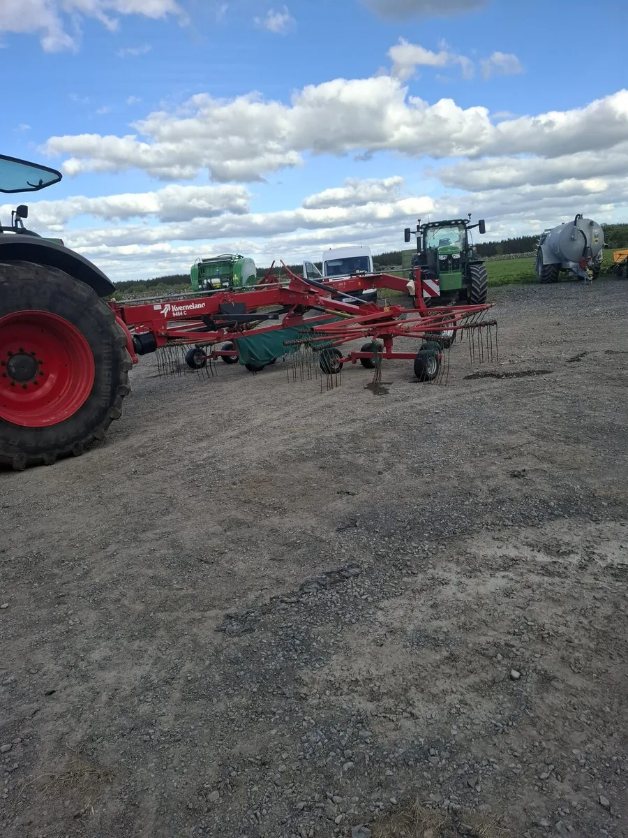 2017 kverneland 20ft rake - Image 4