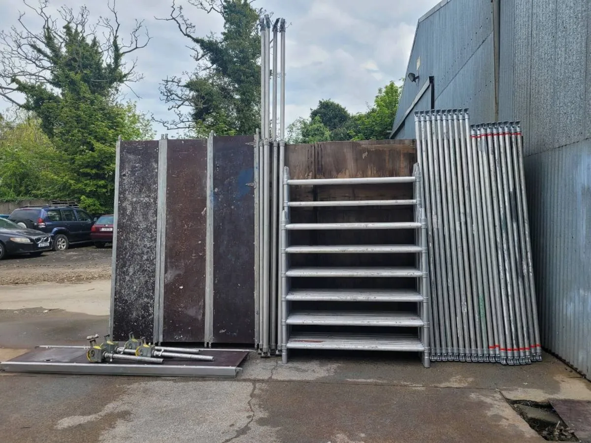 Aluminium scaffold tower,  FREE DELIVERY - Image 3