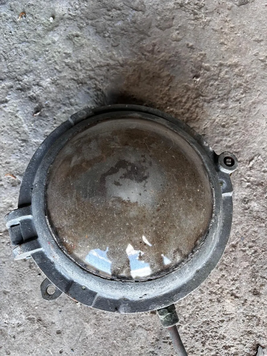 Old lights - Image 1