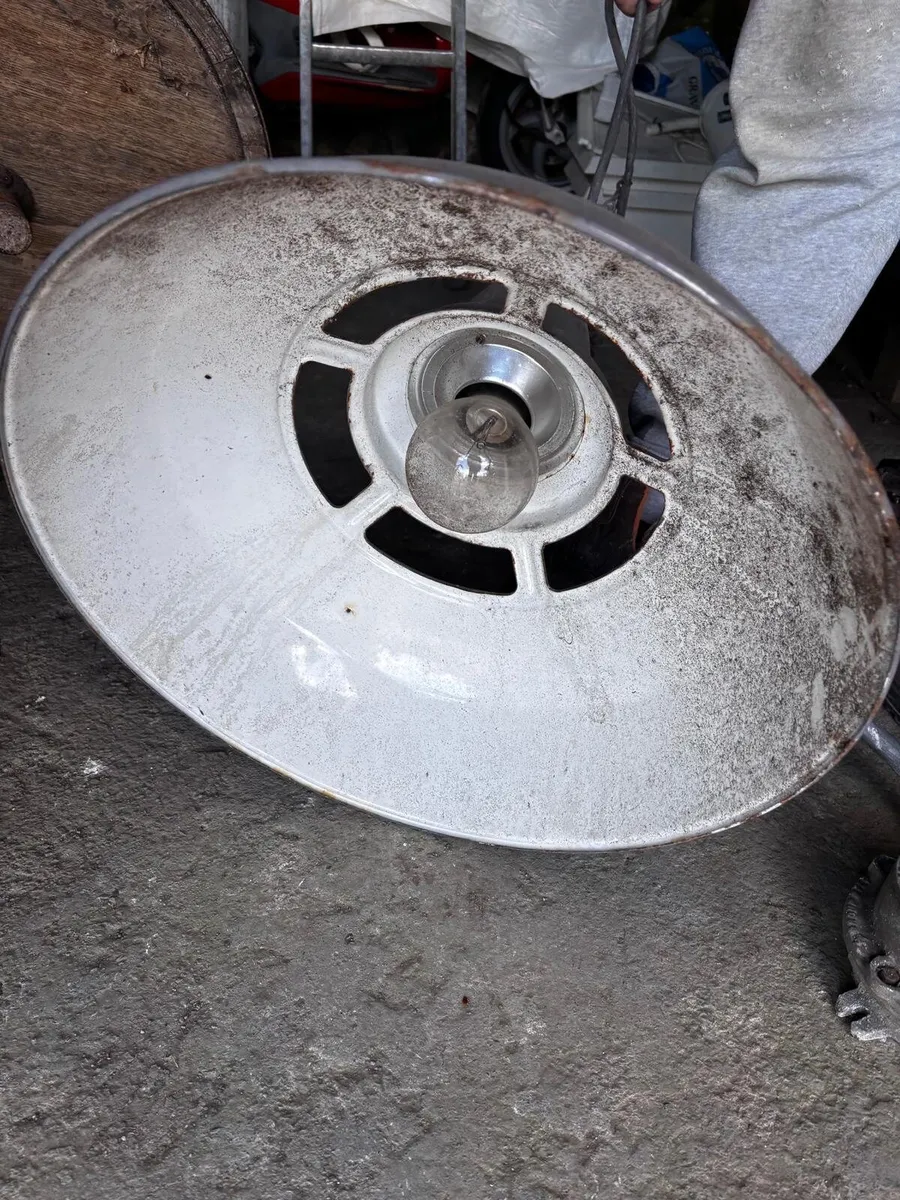 Old lights - Image 4