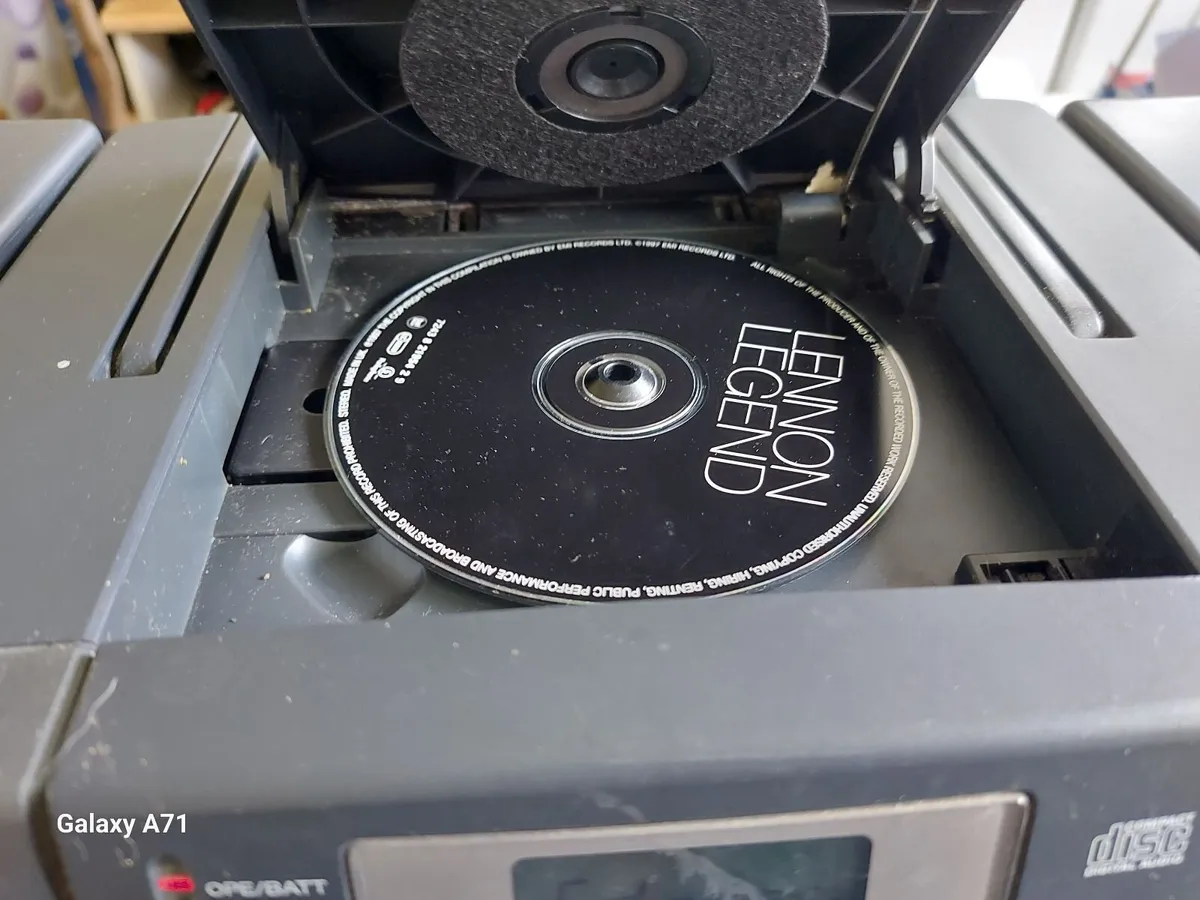 AIWA Hifi Stereo System, Model CA-DW310, Portable - Image 3