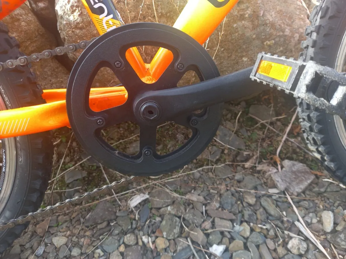 Childrens Bike suitable for 8-10 years old. - Image 2