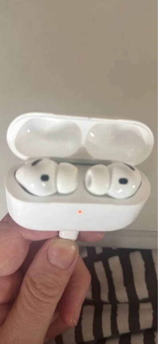 Apple AirPods 3 - Image 2