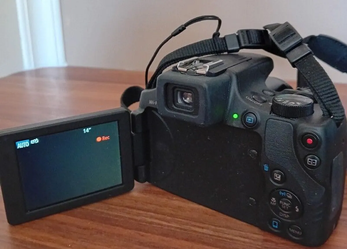 Canon digital camera - Image 4
