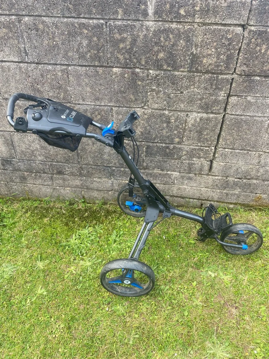 Golf trolley - Image 1