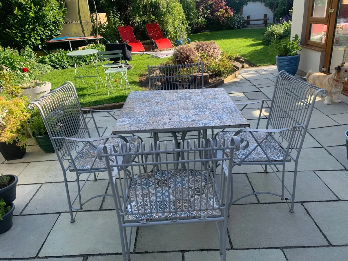Garden furniture - Image 1