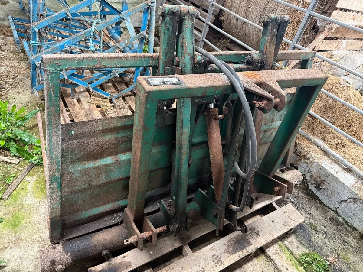 Major Sila-Shuv push off silage buckrake - Image 2
