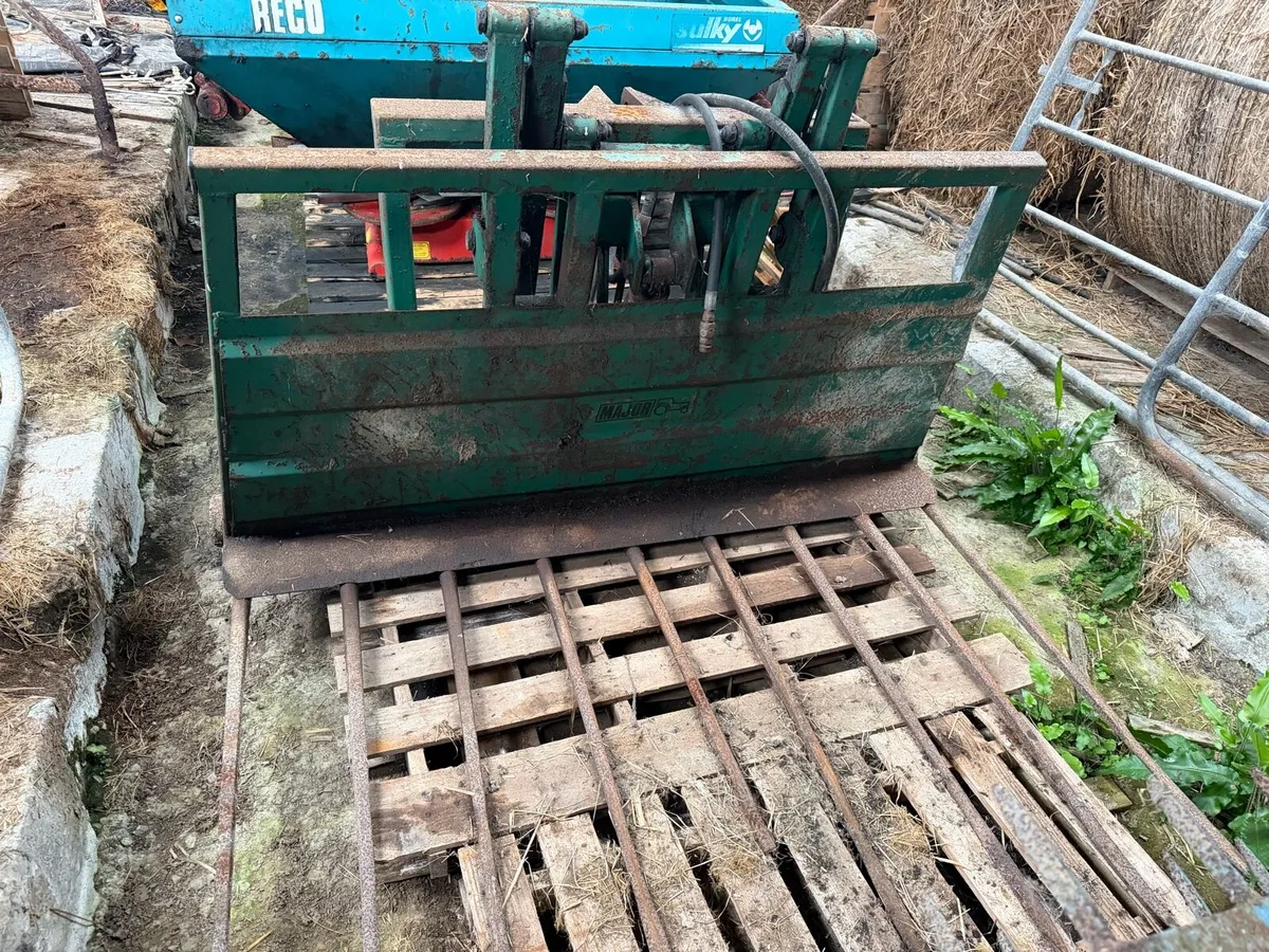 Major Sila-Shuv push off silage buckrake - Image 4