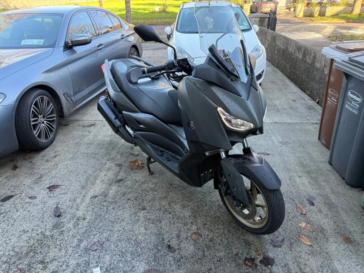 YAMAHA XMAX 300  2021 LOW KMS - Image 1