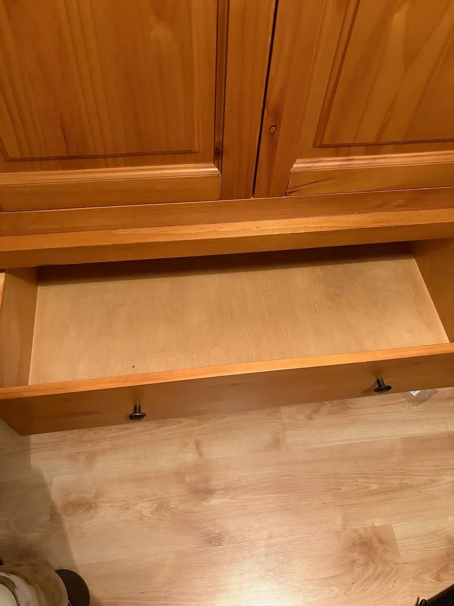Wardrobe - Image 3