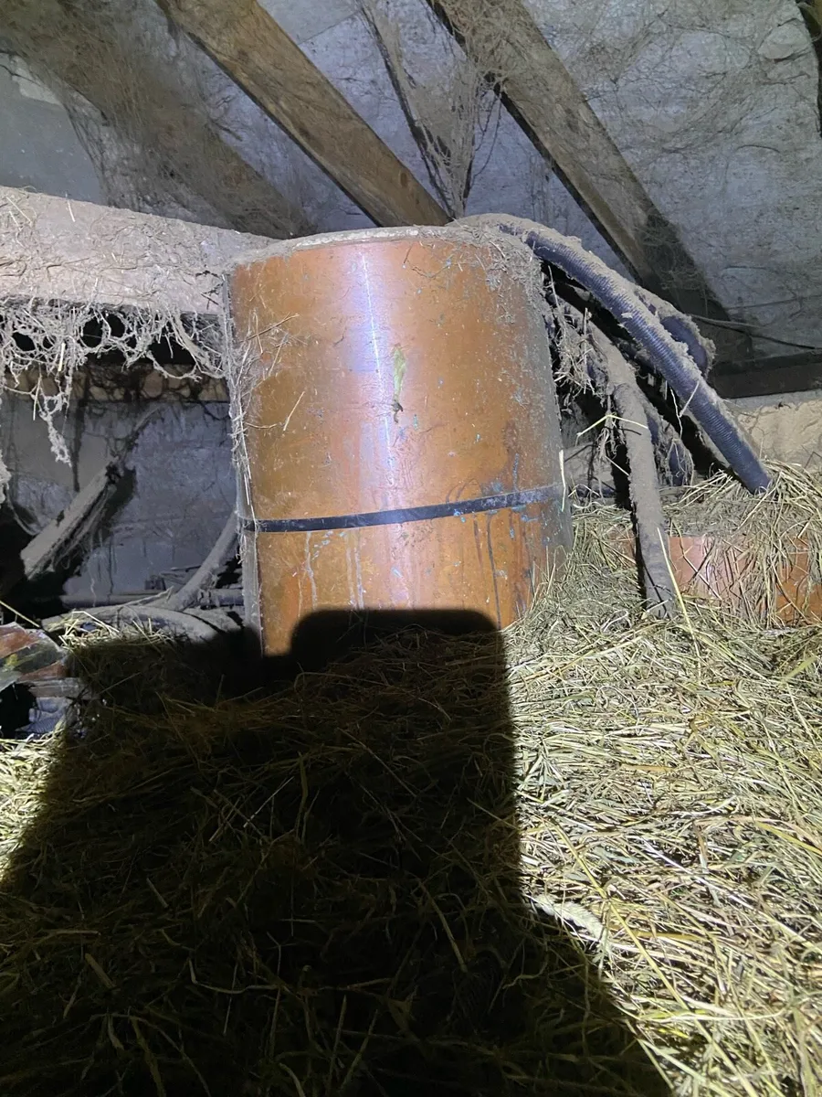 Farmyard clear out - Image 1