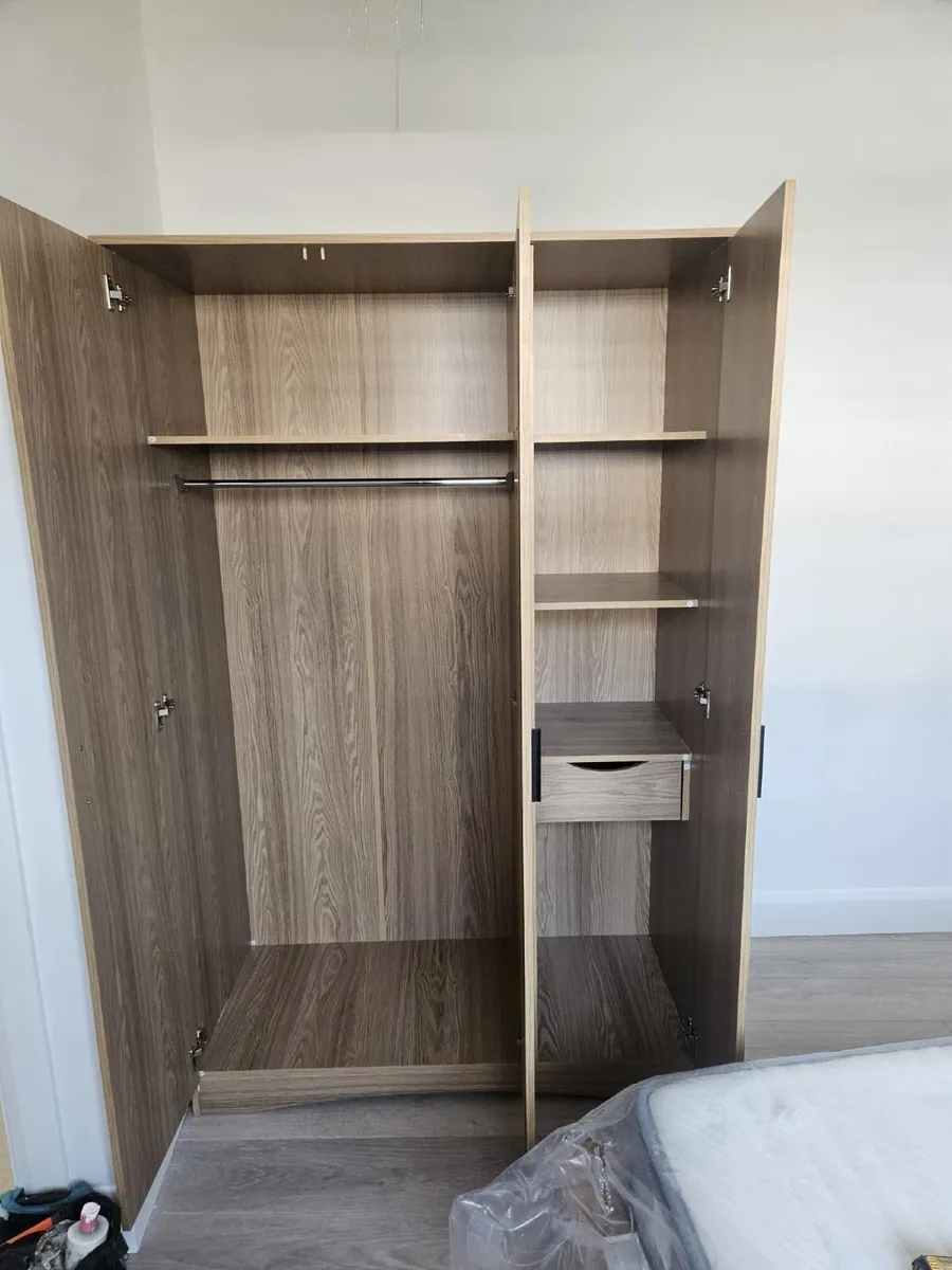 WARDROBES - Image 2