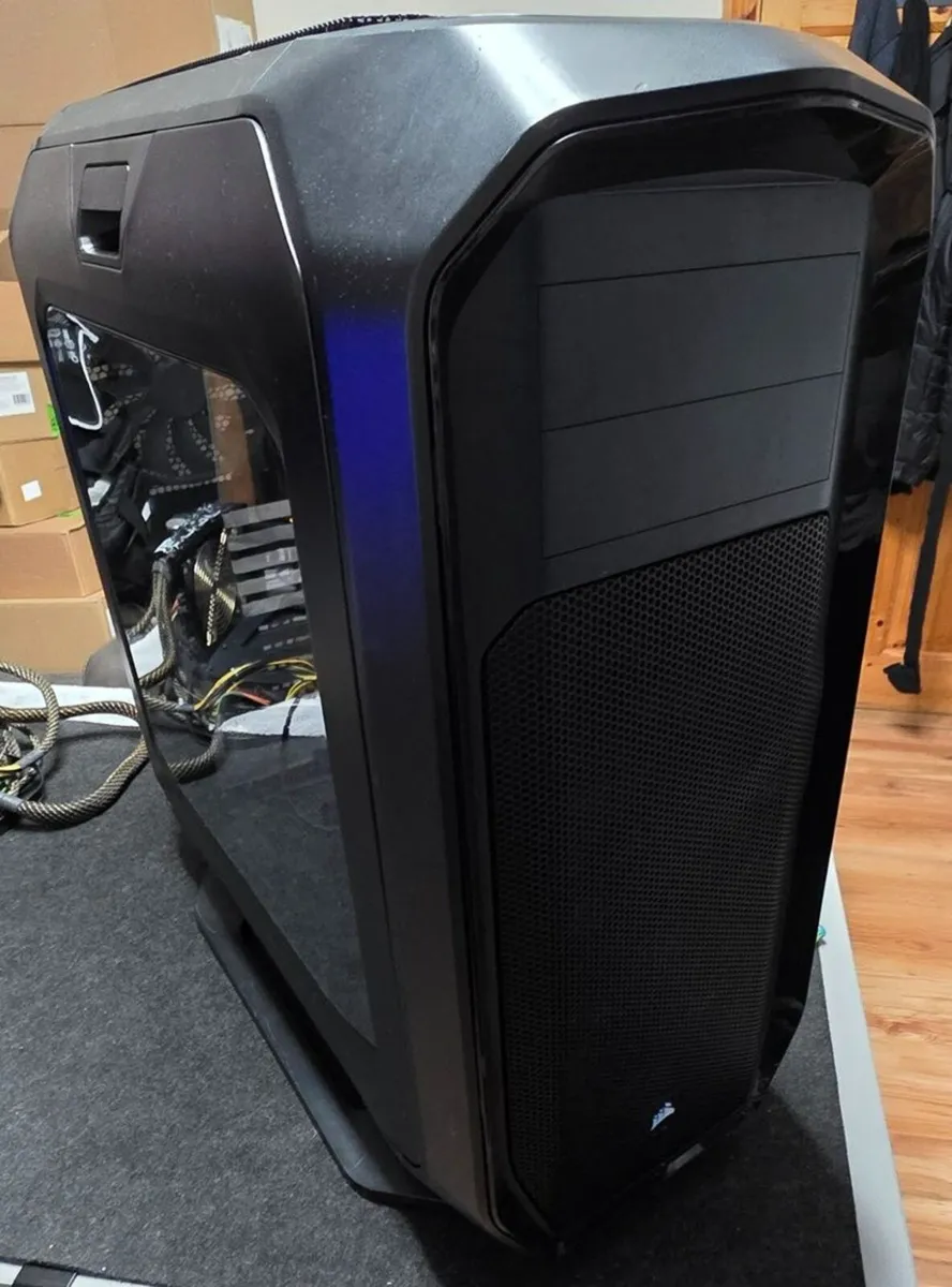 Corsair Graphite Series 780T ATX Full Tower Case - Image 1