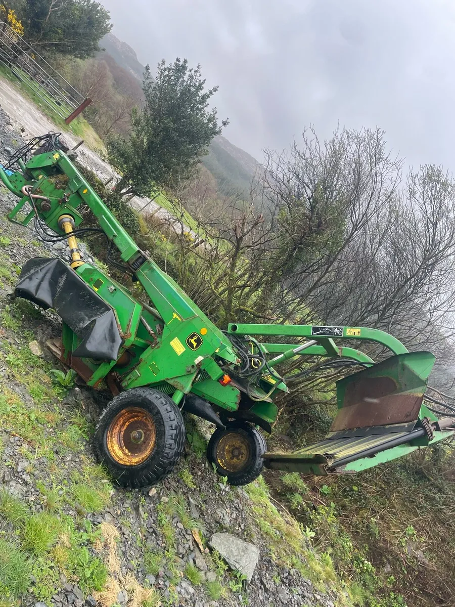1355 John Deere - Image 4