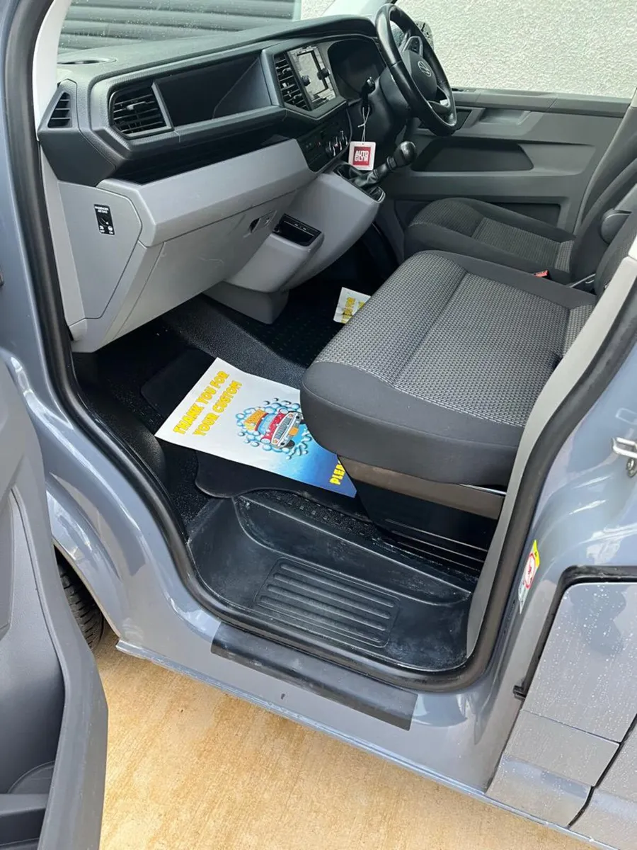 Volkswagen Transporter 2021 - Image 4