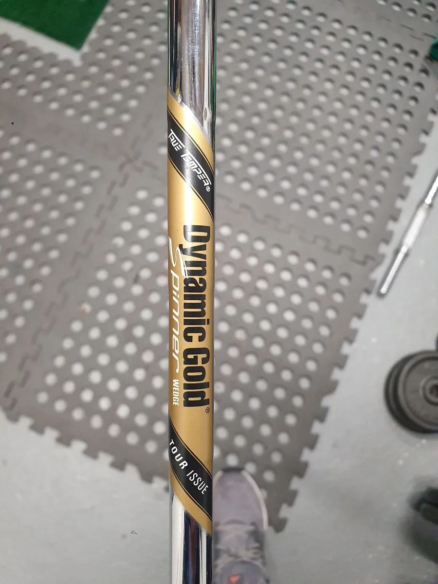 Left handed golf clubs - Image 1