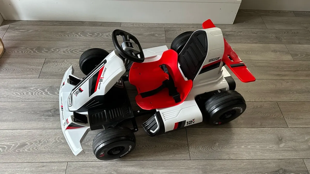 Circuit Racer 12v Go-Kart - Image 1