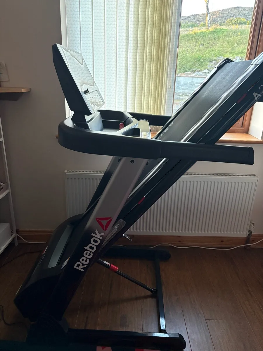 Reebok 1-10kph treadmill - Image 1
