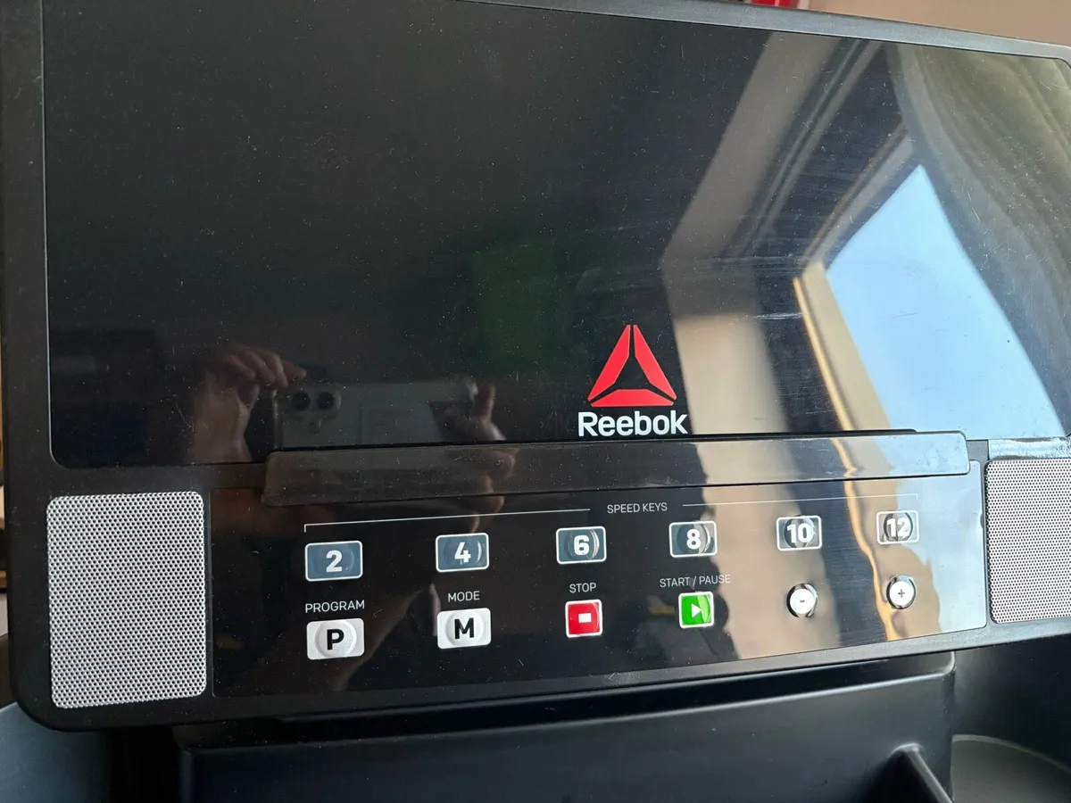 Reebok 1-10kph treadmill - Image 2