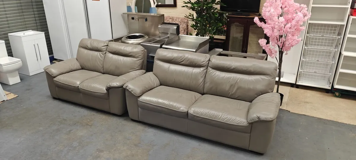 3+2 Grey Leather Suite - Image 1
