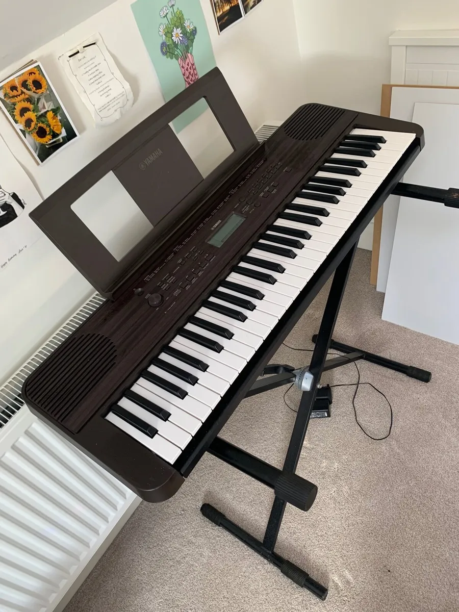 Electronic Keyboard - Image 2