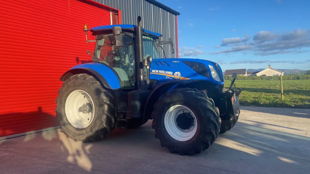 New Holland T7.260  2018 - Image 1