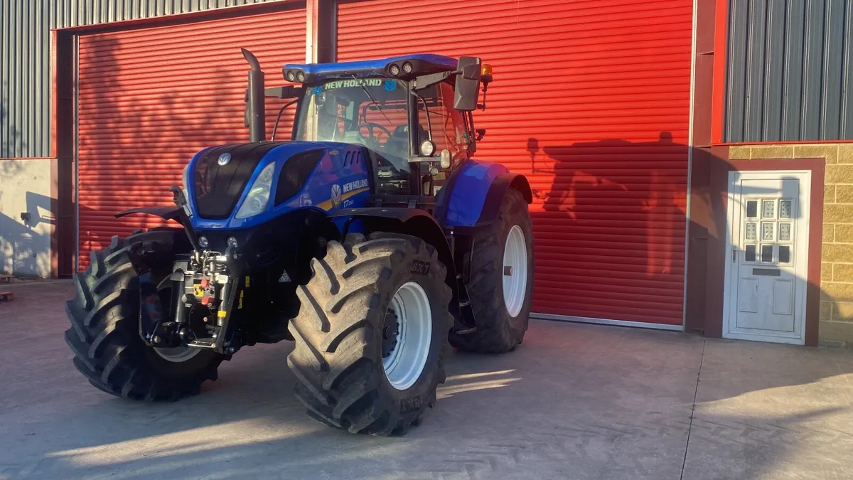New Holland T7.260  2018 - Image 2