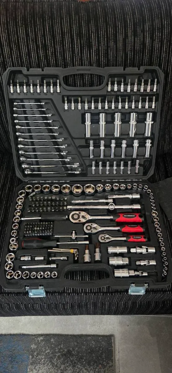 BIG BIG BIG SET OF socket brand new - Image 2