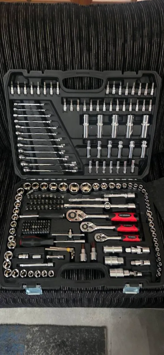 BIG BIG BIG SET OF socket brand new - Image 3
