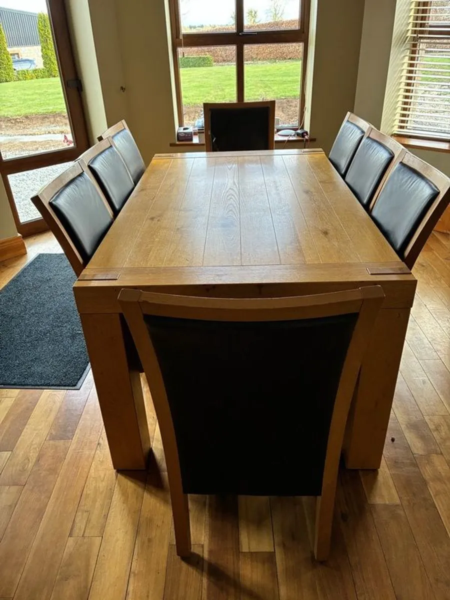 Reasonable offers ?? Dining table and chairs . Superb ! - Image 1