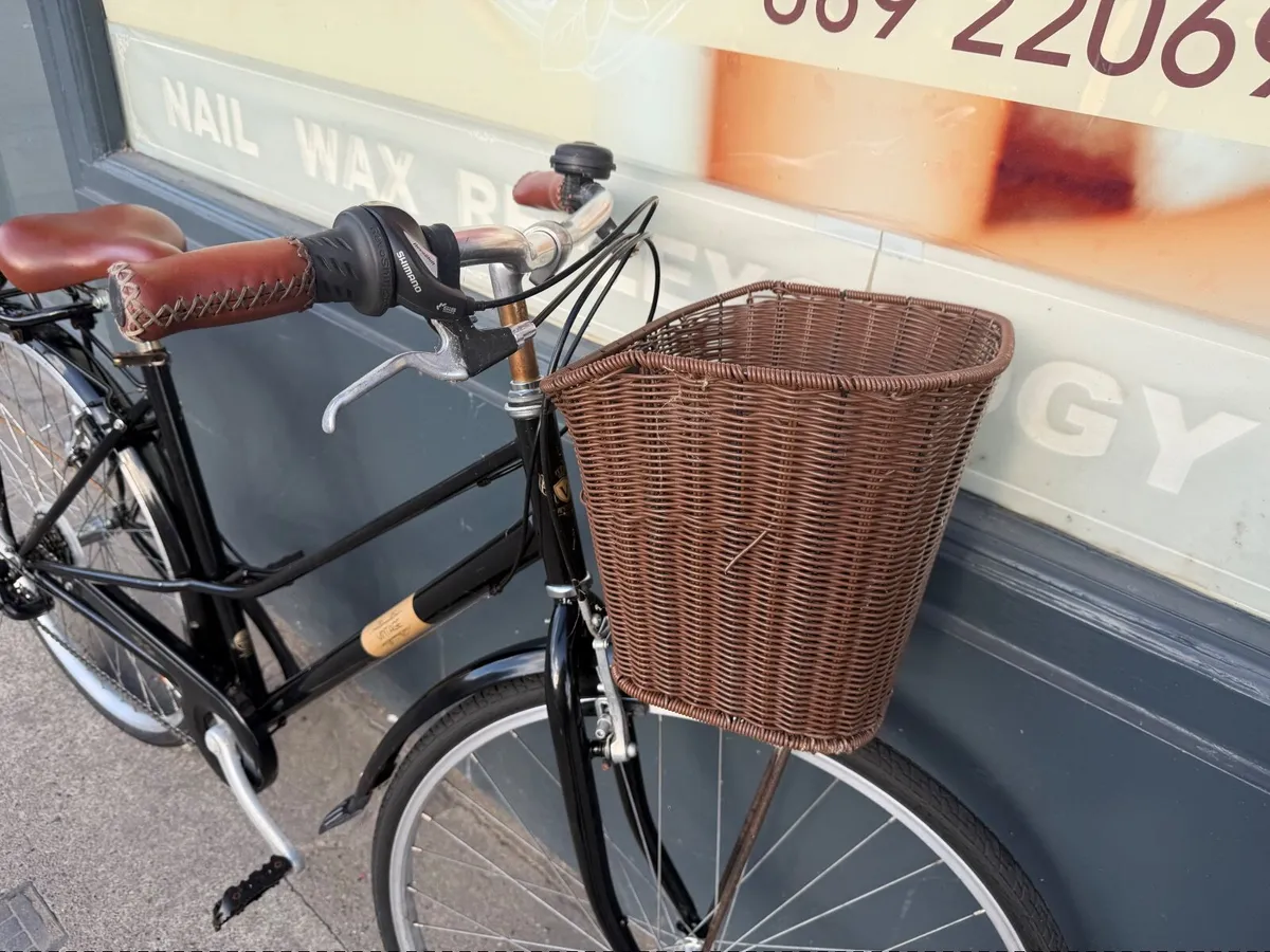 Vintage Ladies bike❗️Open 7 days of the week ❗️ - Image 4
