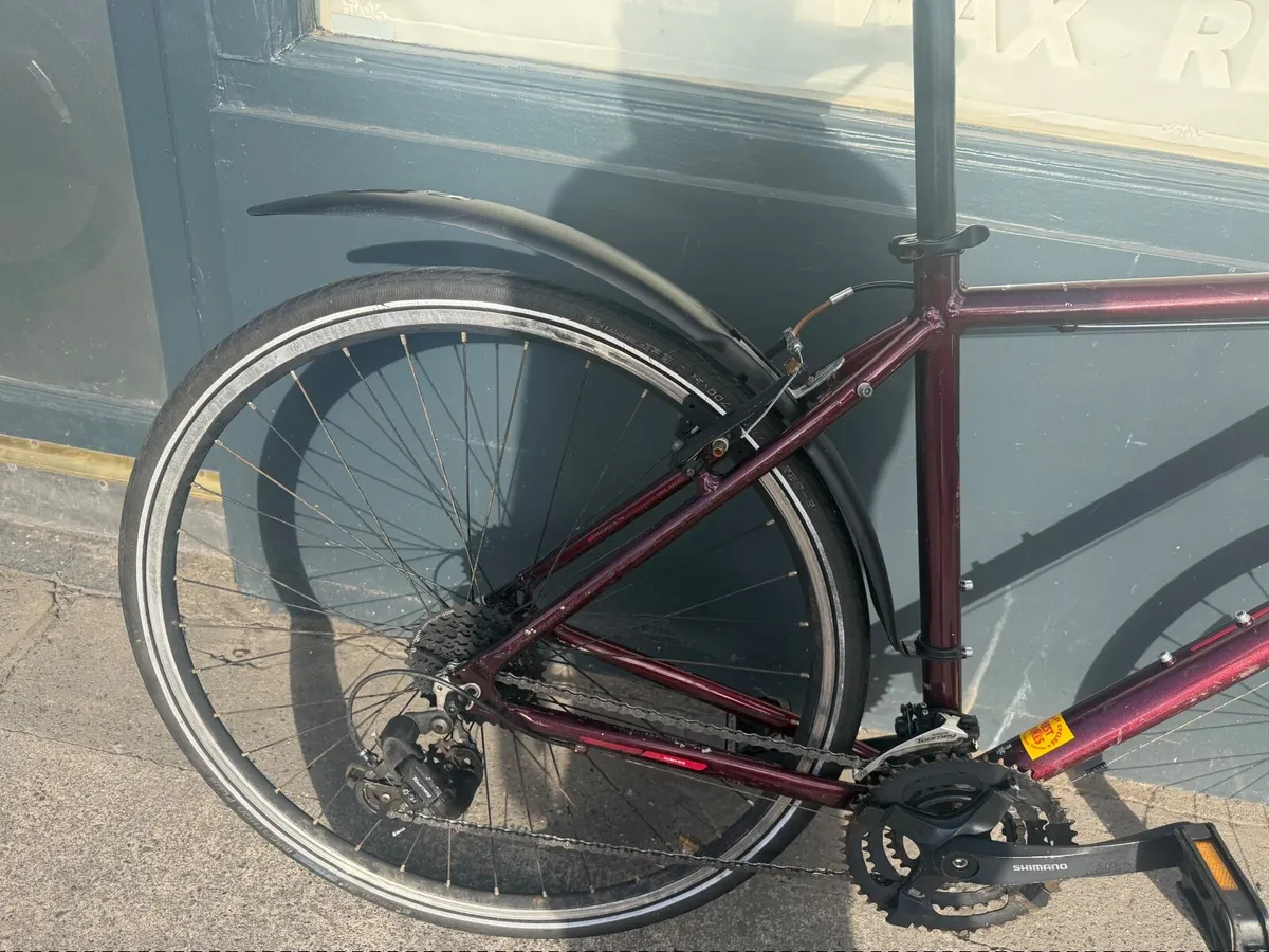 Dawes Hybrid bike ❗️Open 7 days of the week ❗️ - Image 4