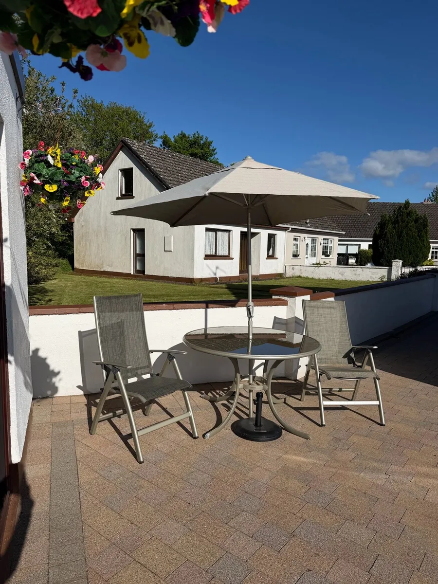 4 seater outdoor dining set - Image 2